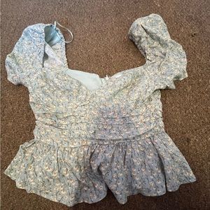 floral light green ruffled end crop top